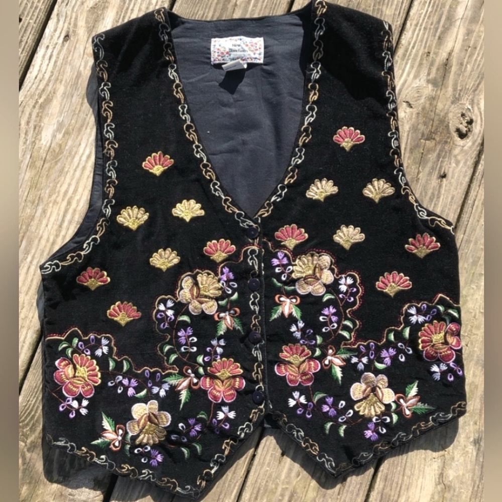 Vintage embroidered velvet vest